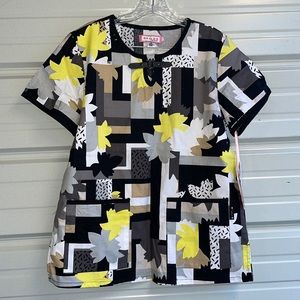 NWT Koi Scrub Fall top.  sz M
